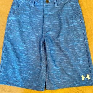 Boys UnderArmour golf shorts